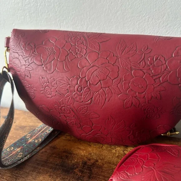 Red Floral Embossed Women's Waist or Crossbody Bag Faux Leather & Coin Purse NWT - Picture 6 of 6